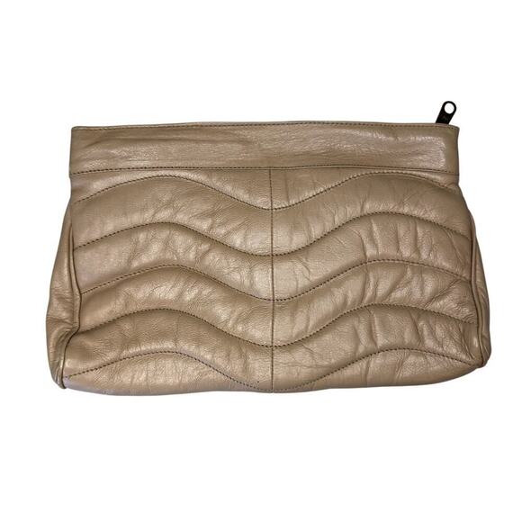 American Vintage Handbags - Stunning Vintage Soft Leather Beige Tan Clutch Purse